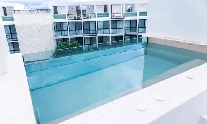 Deluxe Penthouse Studio Rooftop Pool