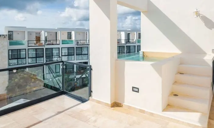 Deluxe Penthouse Studio Rooftop Pool