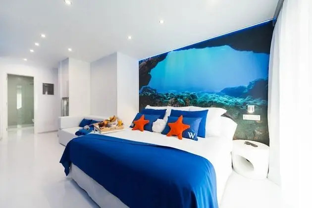 Tek Büyük Yataklı Oda, Balkon (Lateral Sea View)