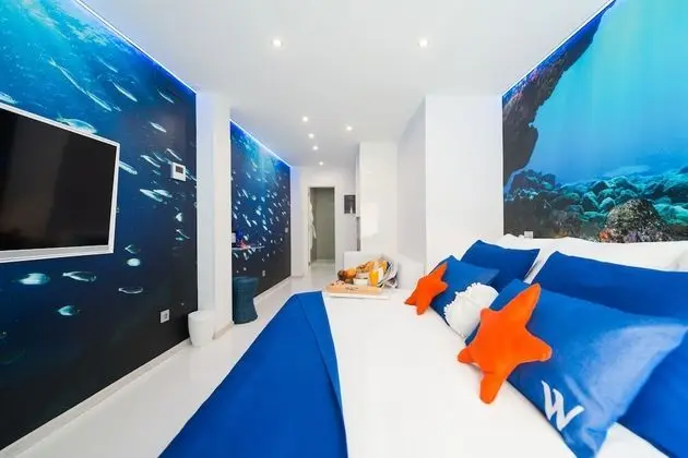Tek Büyük Yataklı Oda, Balkon (Lateral Sea View)