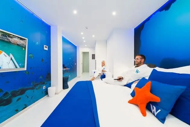 Tek Büyük Yataklı Oda, Balkon (Lateral Sea View)