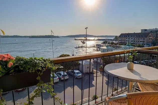 Tek Büyük veya İki Ayrı Yataklı Oda, Balkon, Okyanus Manzaralı