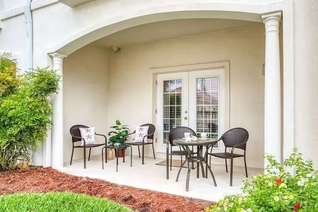 Daire (Way Down in Kokomo)