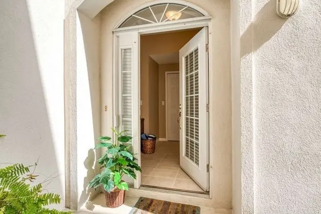 Daire (Way Down in Kokomo)