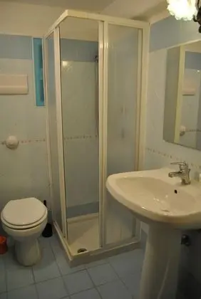 Ortak Ranzalı Oda, Karma Ranzalı Oda, Ortak Banyo, Şehir Manzaralı