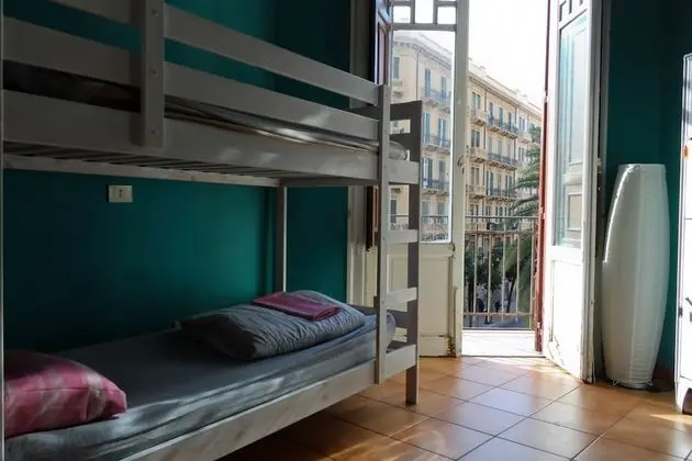 Ortak Ranzalı Oda, Sadece kadınlar için, Ortak Banyo