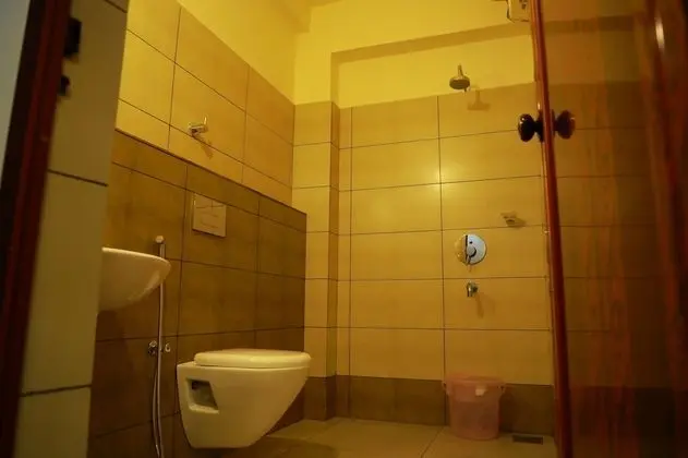Premium Tek Büyük Yataklı Oda (AC)