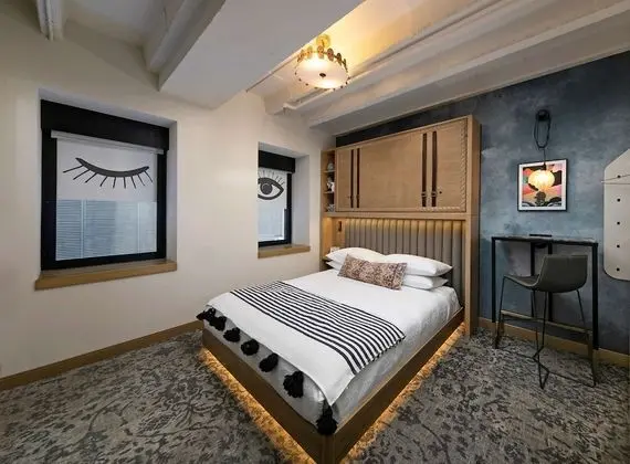 Oda, 1 En Büyük (King) Boy Yatak, Engellilere Uygun, Şehir Manzaralı (Urban, Mobility, Bathtub)