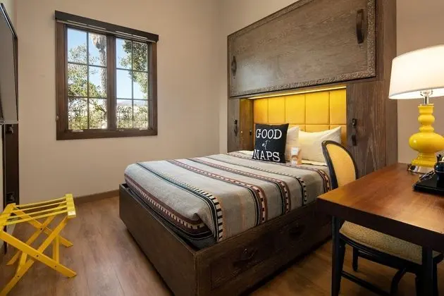 Oda, 1 Çift Kişilik Yatak, Havuz Kenarı (Petite Pool View Queen 135 SQF)