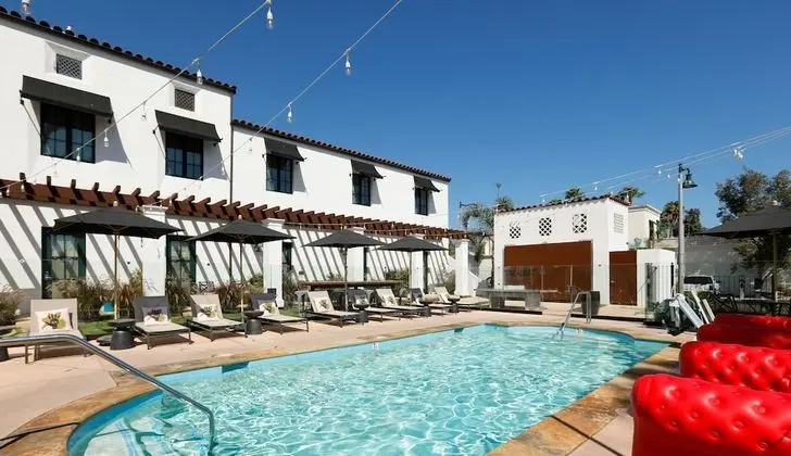 Oda, 1 Çift Kişilik Yatak, Havuz Kenarı (Petite Pool View Queen 135 SQF)