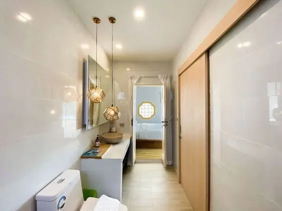 Family Room (Free Drop Off to Airport)
