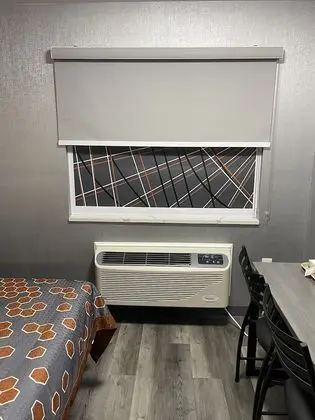 Basic Tek Büyük Yataklı Oda