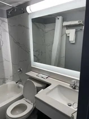 Basic Tek Büyük Yataklı Oda