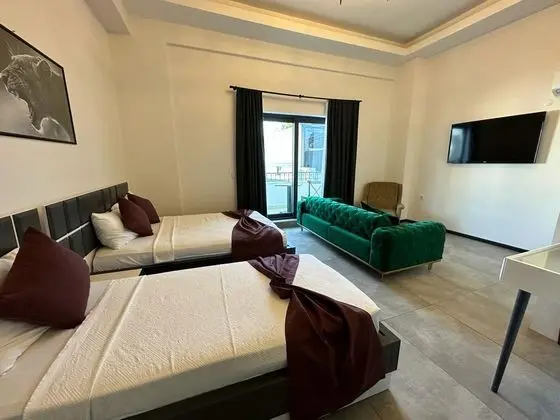 Apart Oda,Havuz Manzaralı,Balkonlu