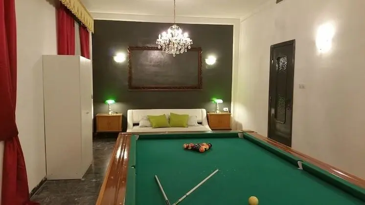 Tek Büyük veya İki Ayrı Yataklı Oda, Ortak Banyo