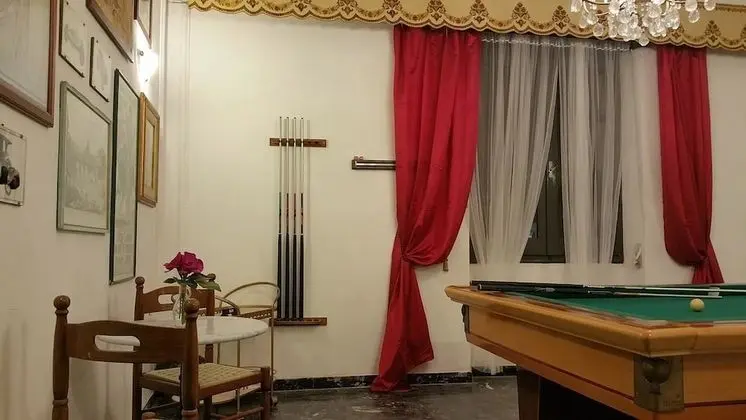 Tek Büyük veya İki Ayrı Yataklı Oda, Ortak Banyo