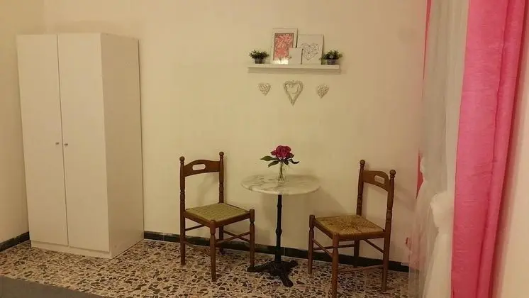 Tek Büyük veya İki Ayrı Yataklı Oda, Ortak Banyo