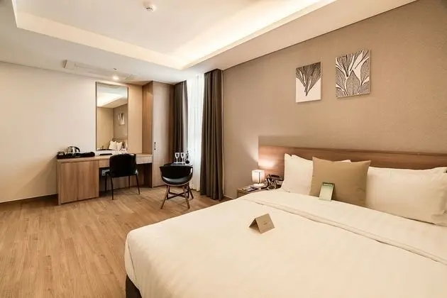 Deluxe Tek Büyük Yataklı Oda