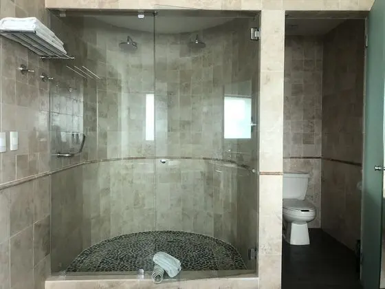 Master Suite with jacuzzi and street view