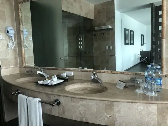 Master Suite with jacuzzi and street view