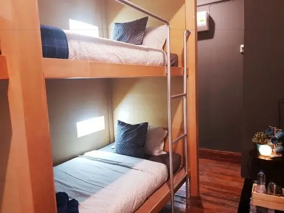 Family Room with Private Bathroom (Bunk Bed)
