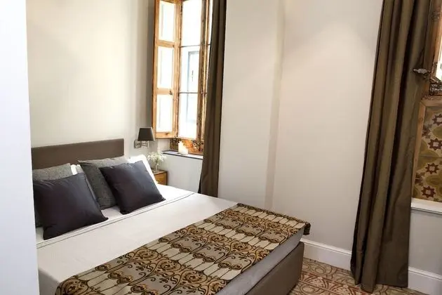 Standard Tek Büyük Yataklı Oda