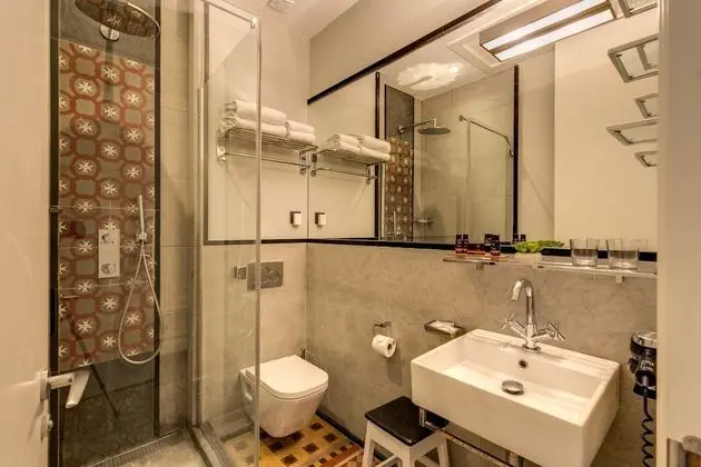 Standard Tek Büyük Yataklı Oda