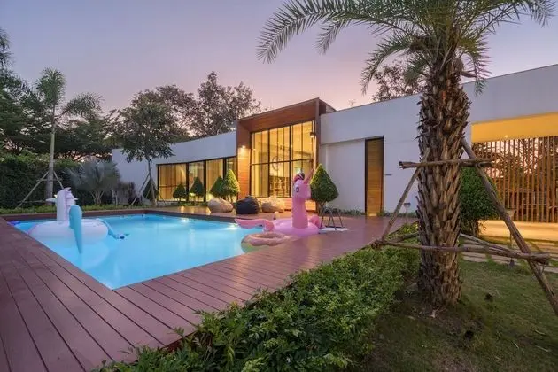 2 Bedrooms Villa