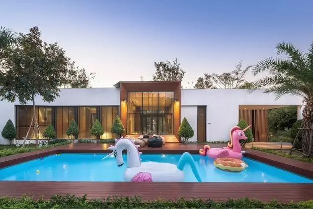 2 Bedrooms Villa