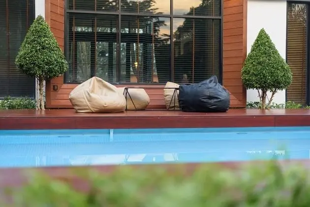 2 Bedrooms Villa
