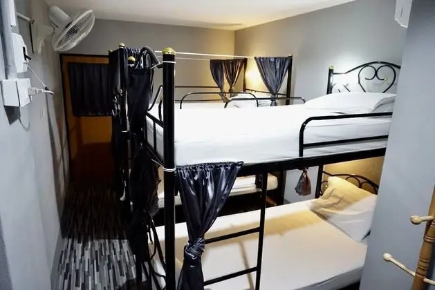 4Beds Female Dorm.with en-suite bathroom