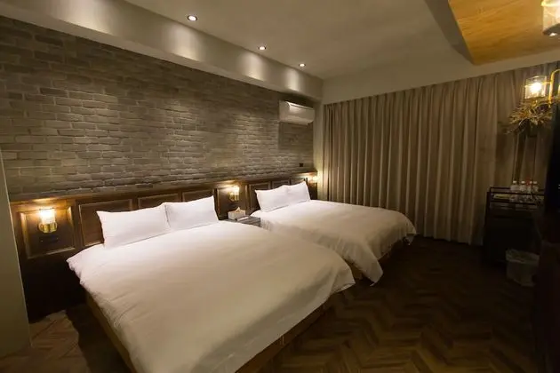 Dört Kişilik Oda, 2 Çift Kişilik Yatak, Buzdolabı
