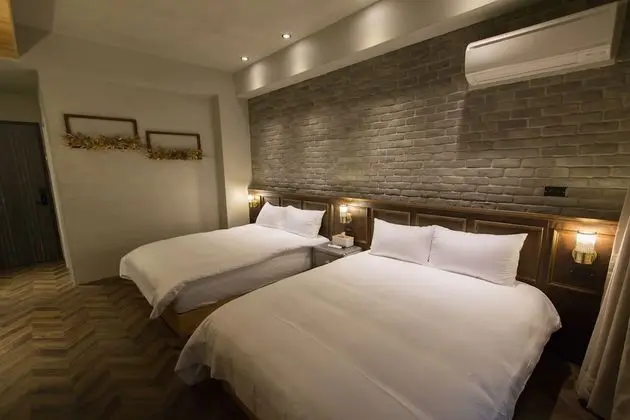 Dört Kişilik Oda, 2 Çift Kişilik Yatak, Buzdolabı