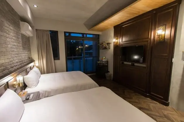 Dört Kişilik Oda, 2 Çift Kişilik Yatak, Buzdolabı