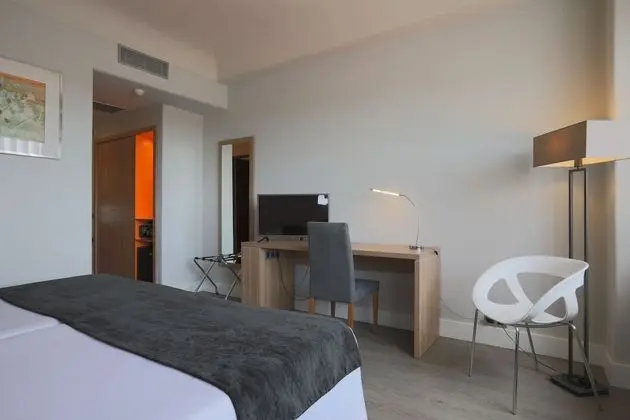 Büyük Yataklı Tek Kişilik Oda