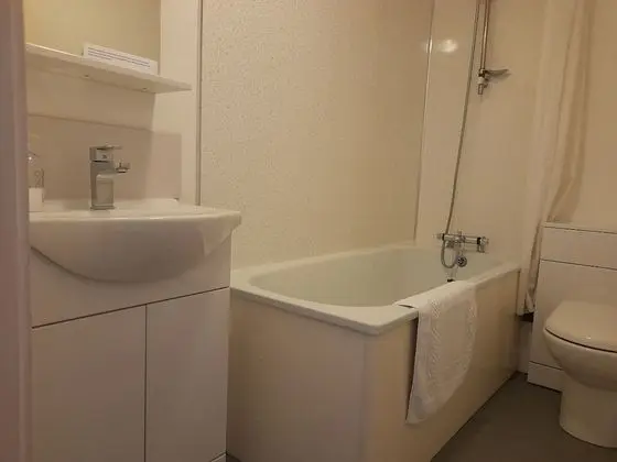 İki Ayrı Yataklı Oda, Banyolu/Duşlu (and shower)