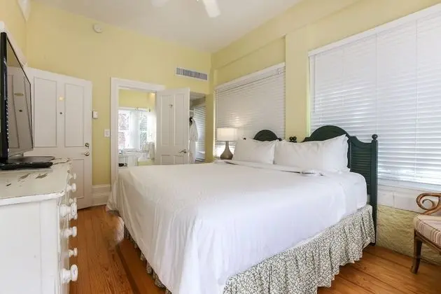 Deluxe Room, 1 King Bed - Adult Exclusive
