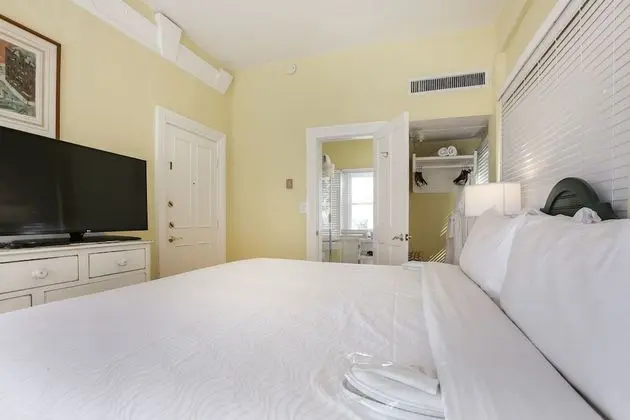 Deluxe Room, 1 King Bed - Adult Exclusive