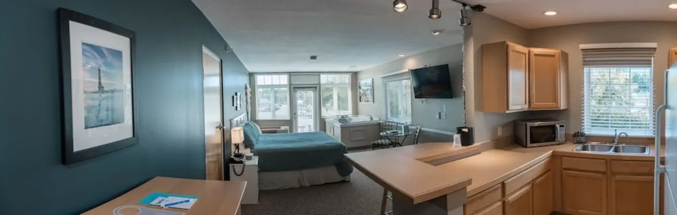 Deluxe Oda, 1 Büyük (Queen) Boy Yatak ve Çekyat, Küçük Mutfak, Göl Manzaralı