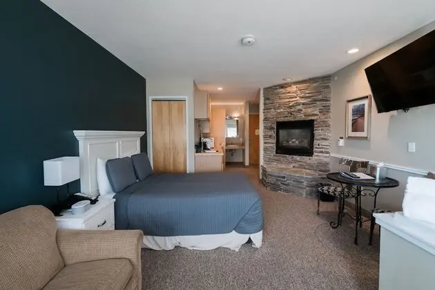 Deluxe Oda, 1 Büyük (Queen) Boy Yatak ve Çekyat, Küçük Mutfak, Göl Manzaralı