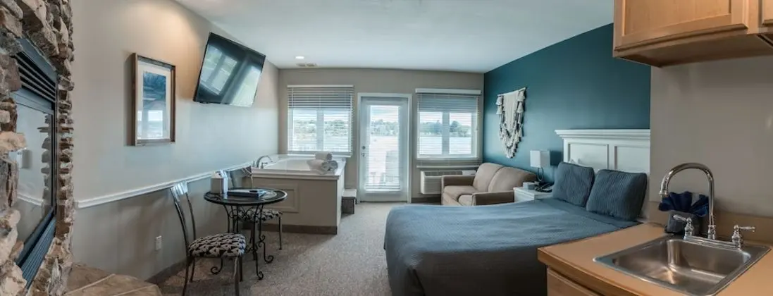 Deluxe Oda, 1 Büyük (Queen) Boy Yatak ve Çekyat, Küçük Mutfak, Göl Manzaralı