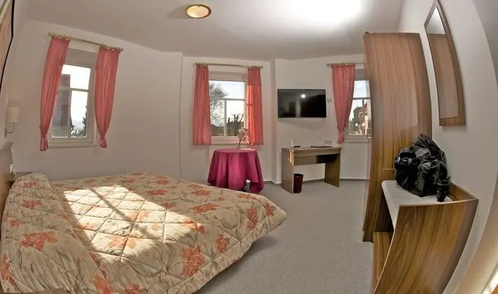 Superior Tek Büyük Yataklı Oda