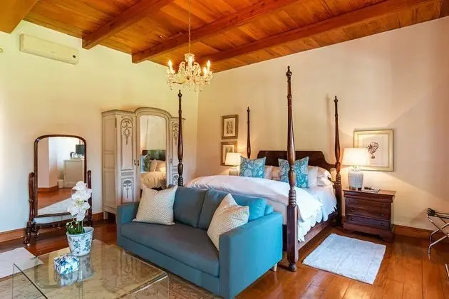 Honeymoon Suite