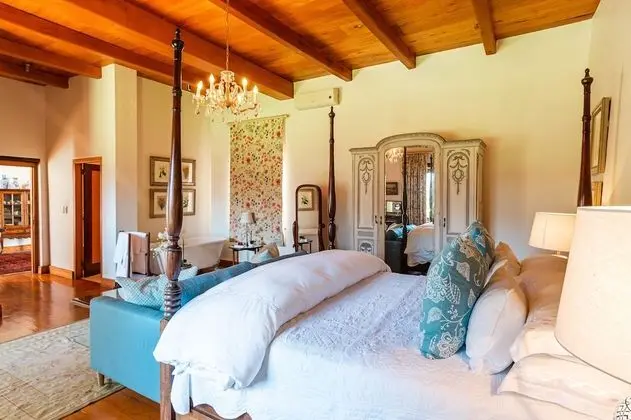 Honeymoon Suite