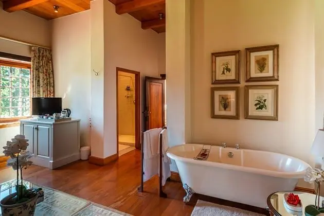 Honeymoon Suite