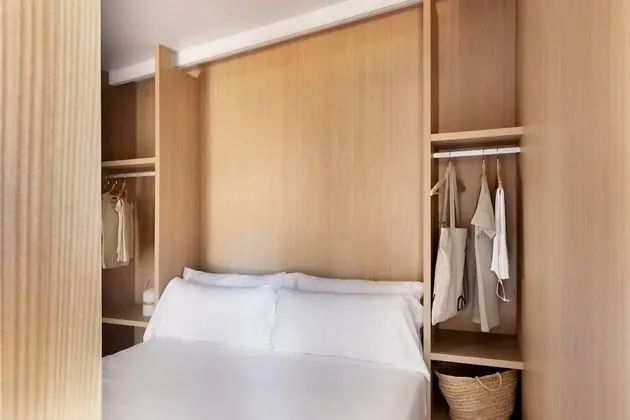 Romantic Karavan