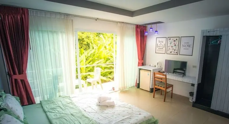 Comfort Tek Büyük Yataklı Oda, 1 Yatak Odası, Havuz Manzaralı