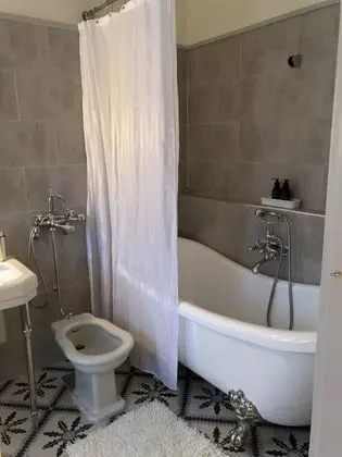 Exclusive Tek Büyük Yataklı Oda