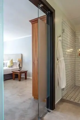 Deluxe Tek Büyük Yataklı Oda, Bahçeli