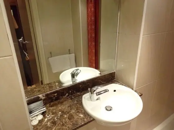 Üç Kişilik Oda